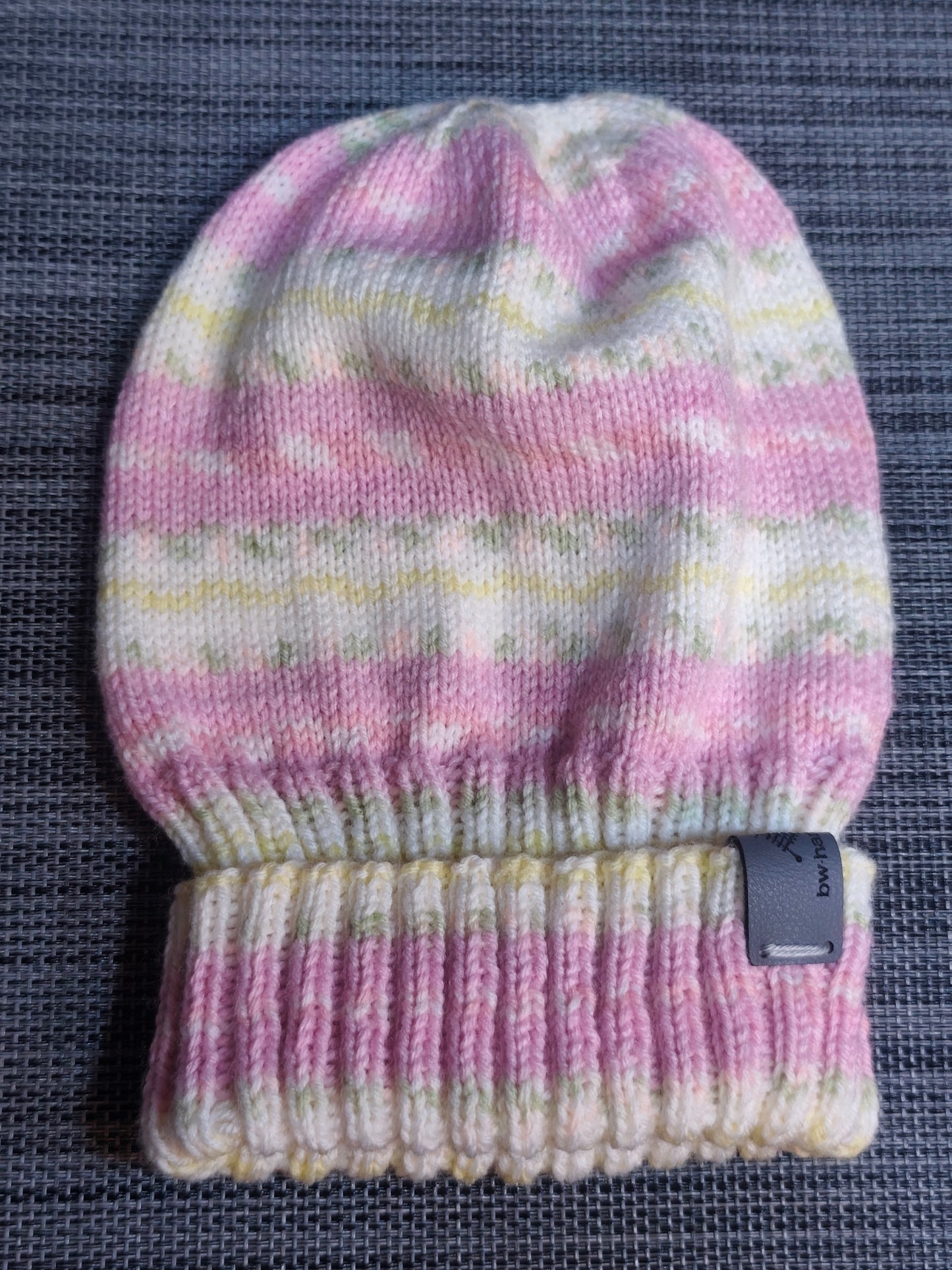 Handgestrickte Kindermütze in Rosa aus Gründl Baby Color – 2–4 Jahre