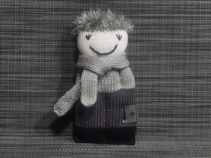 Handgestricktes Strickpüppchen in Grau & Schwarz, 18x9 cm, aus 100 % Baumwolle mit flauschigen Polyester-Haaren – liebevolles Kuschelspielzeug für Babys, Kinder & Sammler