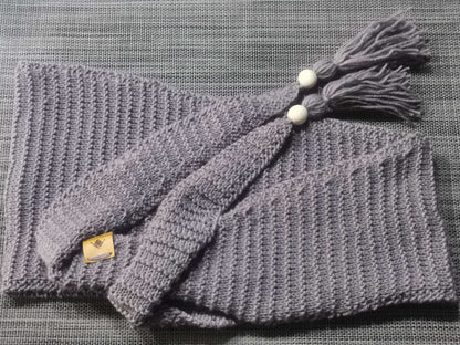 Handgestrickter Sommerschal in Malve, 260 cm lang, aus 100% Polyester – leichtes Accessoire für Frühling & Sommer von bw-handmade.