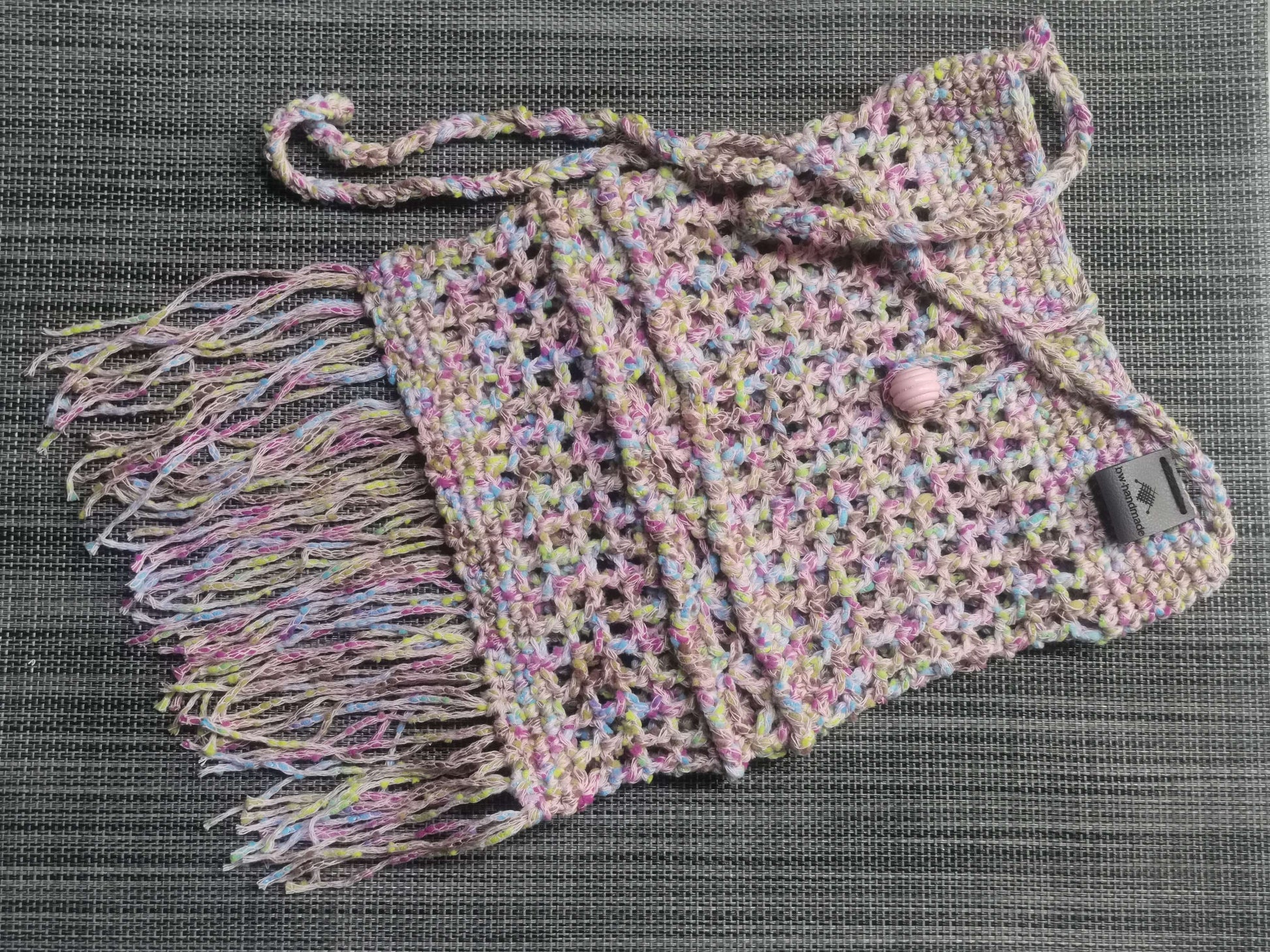 Handgemachte Häkeltasche in Pink, ca. 20x33 cm, gehäkelt – modernes Accessoire von bw-handmade, ideal für Alltag und Freizeit.