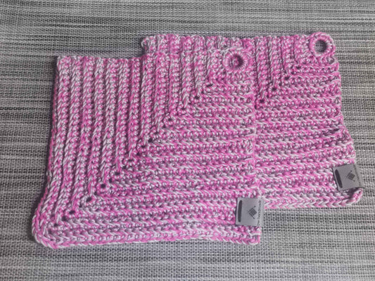 Handgehäkelter Topflappen in Pink und Grau aus Baumwolle, 19x19 cm