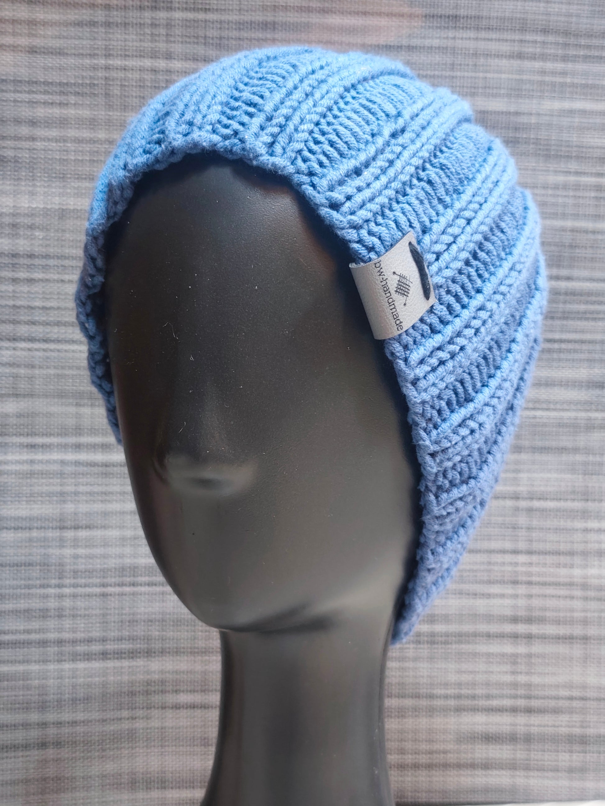 Handgestrickte Herren Beanie in Blau aus Wolle – handmade von bw-handmade