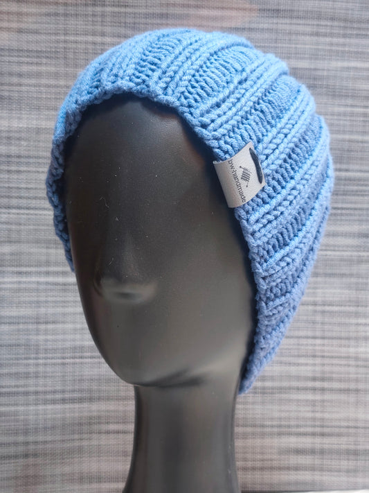 Handgestrickte Herren Beanie in Blau aus Wolle – handmade von bw-handmade