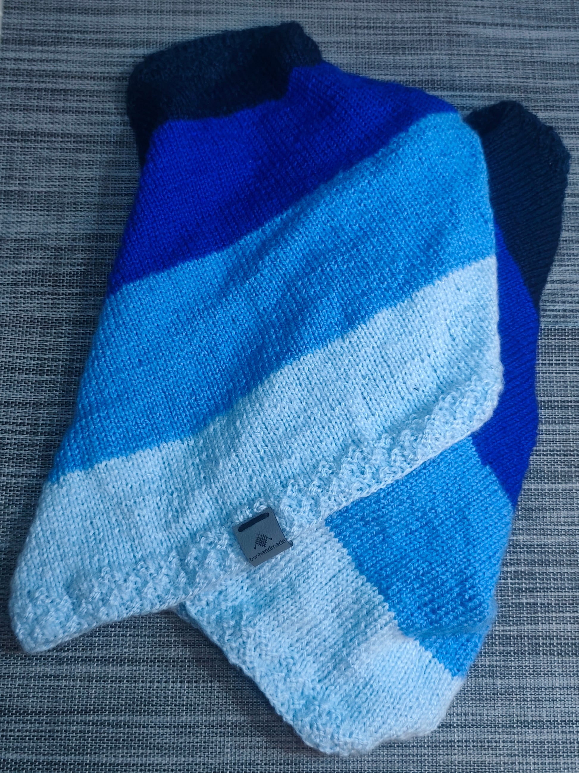 Handgestrickter Damen-Loop in Blau, Mohair-Look aus 100 % Polyacryl – handmade von bw-handmade