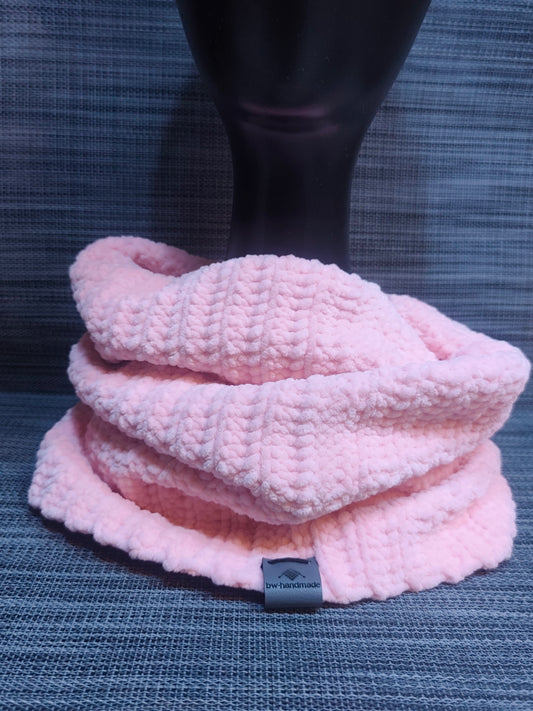 Handgestrickter Kuschel-Loop in Rosa aus weicher Wolle – handmade von bw-handmade
