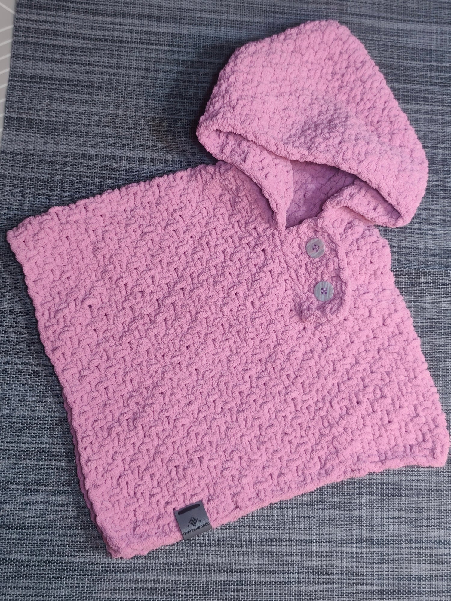 Gehäkeltes Dreieckstuch in Braun, Beige, Rot & Rosa – handmade Farbverlaufstuch von bw-handmade