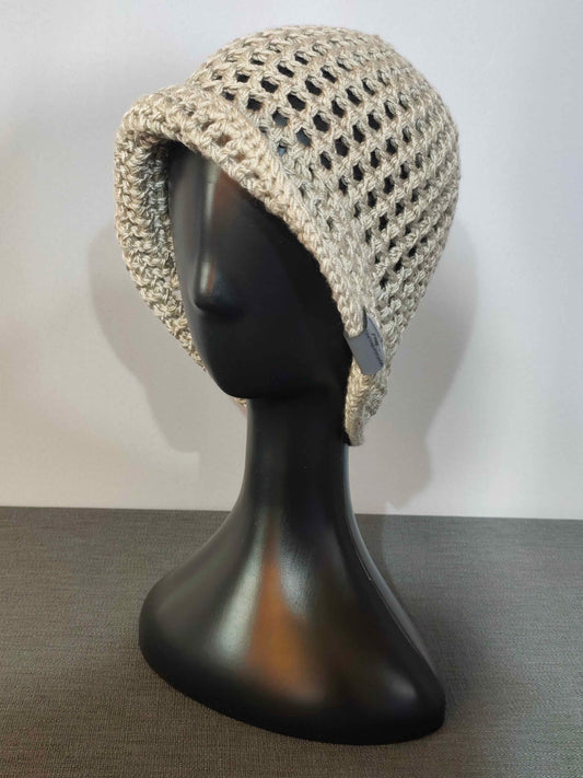 Handgehäkelter Damen-Sommerhut in Taube mit breiter Krempe – handgemacht von bw-handmade
